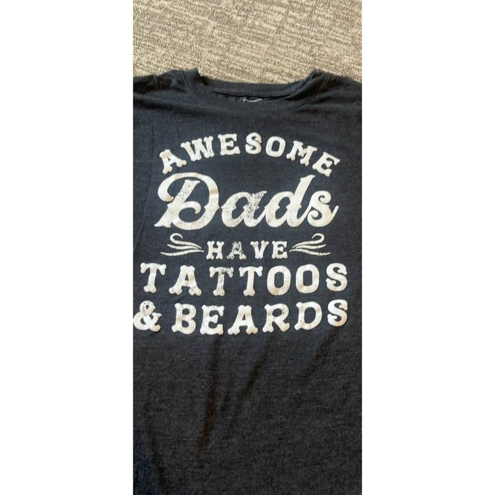 Crazy Dog T-Shirts Awesome Dads Have Tattoos & Beards Mens XL Gray Tee (141)